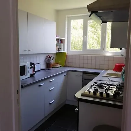 Calme*balcon*5 Min Rer/tgv Apartment